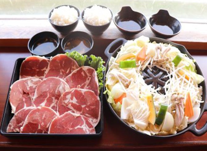 お昼ご飯はまきばのレストランでゆっくり